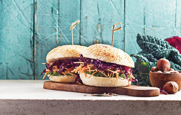Rendelenmiş havuç ile sebzeli hamburger — Stok fotoğraf