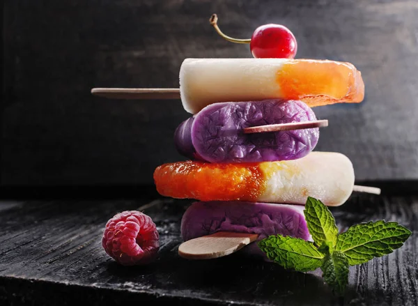 Dondurmayı gemide yığını,