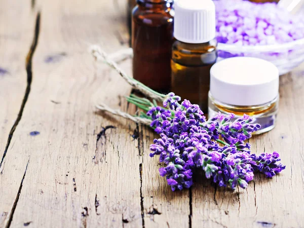 Fiori di lavanda, oli essenziali — Foto Stock