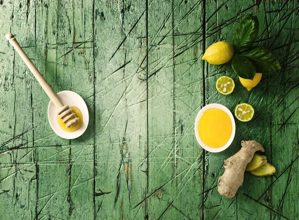 Healthy ingredients for detox tea — Stock Photo, Image