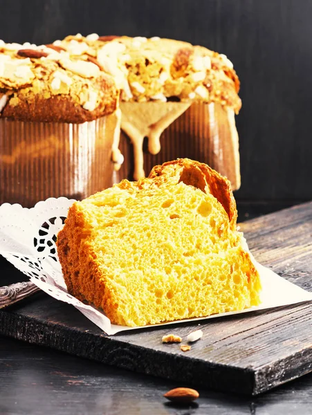 Fetta di Colomba - torta pasquale italiana — Foto Stock