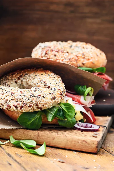 Bocadillos con jamón ahumado — Foto de Stock