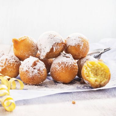 geleneksel kızarmış İtalyan karnaval börek, yakın çekim 
