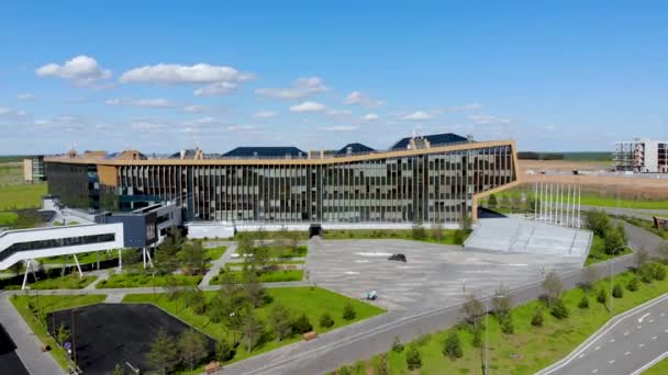 Luchtfoto van de universiteit in de kleine stad Innopolis in Kazan, Rusland — Stockvideo