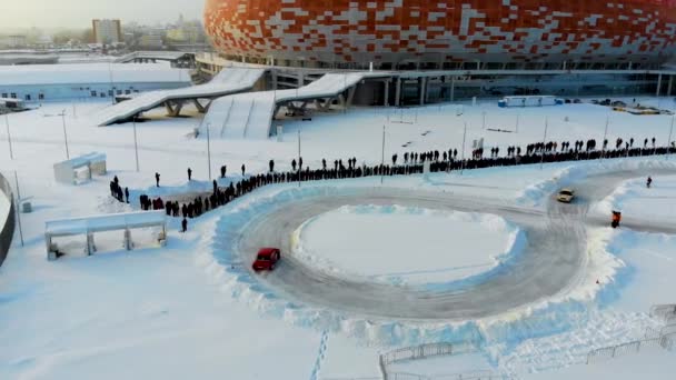 Saransk, Rusia - 02 / 03 / 2019: Aerial shot of winter drift competition on Lada — Vídeos de Stock