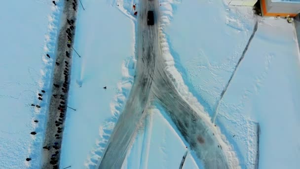 Saransk, Rússia - 03 / 02 / 2019: Fotografia aérea da competição de desvio de inverno na Lada — Vídeo de Stock