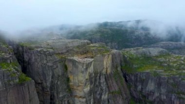 Minber Kayası üzerinde insansız hava aracı uçuşu, Vaiz koltuğu, Preikestolen, Norveç