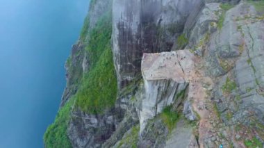 Minber Kayası üzerinde insansız hava aracı uçuşu, Vaiz koltuğu, Preikestolen, Norveç