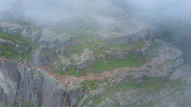 Minber Kayası üzerinde insansız hava aracı uçuşu, Vaiz koltuğu, Preikestolen, Norveç