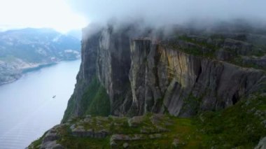 Minber Kayası üzerinde insansız hava aracı uçuşu, Vaiz koltuğu, Preikestolen, Norveç