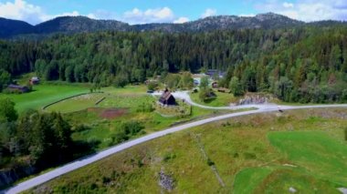 Norveç 'teki ünlü Eidsborg Stave Kilisesi' nin insansız hava aracı görüntüsü