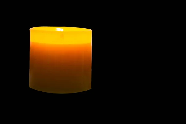 Une Bougie Orange Jaune Avec Une Petite Flamme Sur Fond — Photo