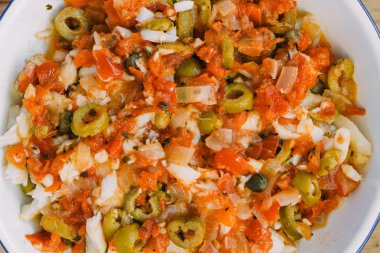 Bacalao a la vizcana 'nın yakın çekimi, Meksika' dan geleneksel tarifi.