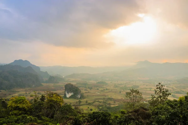 Montanha Paisagem Com Belo Nascer Sol Parque Nacional Phu Lang — Fotografia de Stock