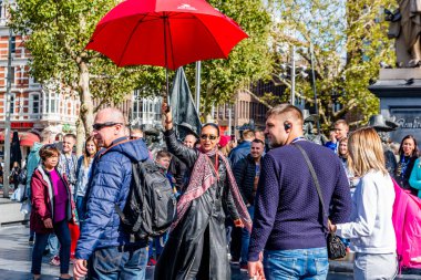 Amsterdam 'a çok fazla turist geliyor.