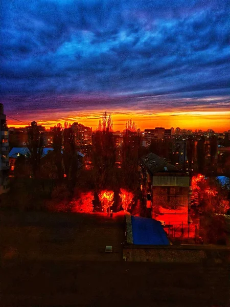 Ηλιοβασίλεμα Στην Πόλη — Φωτογραφία Αρχείου