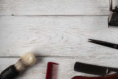 Klasik berber aletleri tehlikeli jilet kuaför makas eski manuel makas tıraş fırçası.