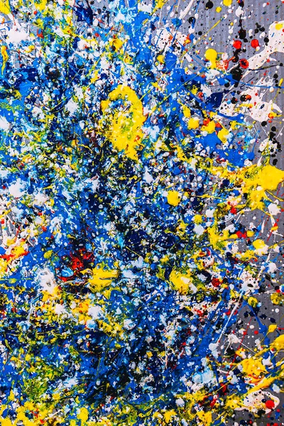 Abstrakter Expressonismus. Bild gemalt mit der Technik des Tropfens. Mischen verschiedener Farben rot gelb blau weiß schwarz. vertikale Orientierung. — Stockfoto