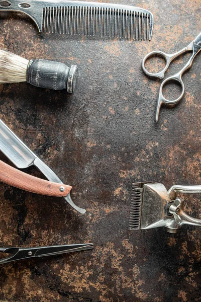 Vintage Barber Tools Dangerous Razor Hairdressing Scissors Old Manual Clipper — Stock Photo, Image