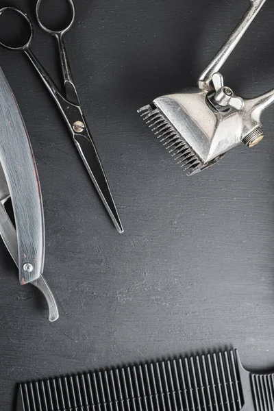 Черной Пыльной Поверхности Старые Парикмахерские Инструменты Винтажные Ручные Волосы Клиппер — стоковое фото