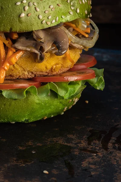 Sepotong Burger Veggie Selada Potongan Daging Vegetarian Alternatif Terdiri Dari — Stok Foto