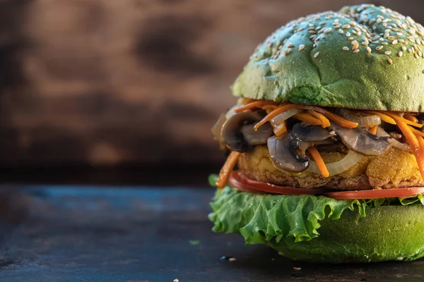 Piece Veggie Burger Lettuce Cutlet Vegetarian Meat Alternatives Consists Chickpeas — Stock Photo, Image