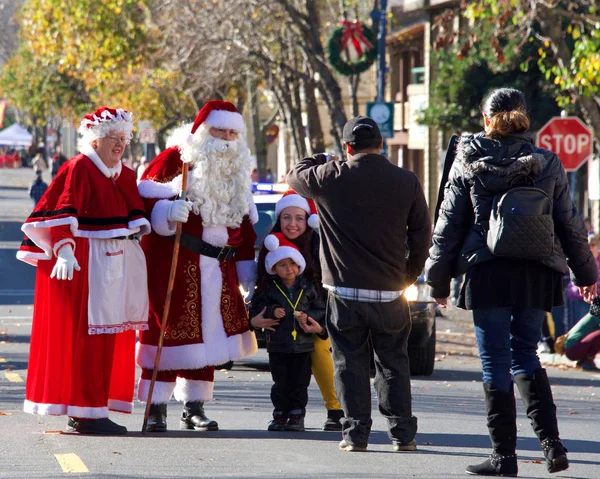 Benicia 2019 Unbekannte Teilnehmer Der Jährlichen Weihnachtsparade Mit Lokalen Blaskapellen — Stockfoto