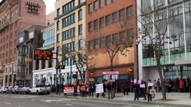 01 _ 13 _ 20 _ 4K HD Video Pompeo Protesto 05