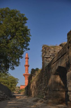 Chand Minar ya da Ay Kulesi, Aurangabad Maharashtra INDIA yakınlarında 14. yüzyıldan kalma bir kale olan Devagiri olarak da bilinen bir ortaçağ kulesidir.
