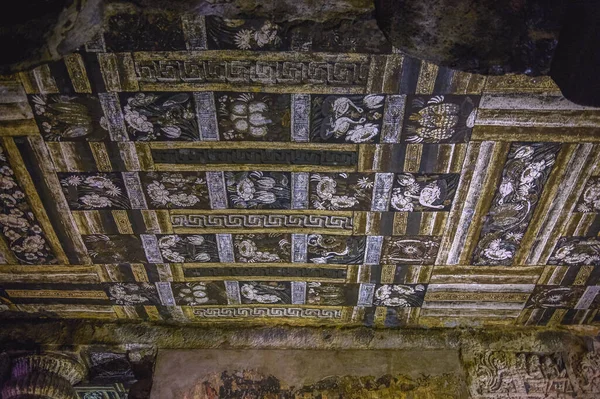 Ajanta duvarı, Aurangabad Maharashtra Hindistan yakınlarındaki UNESCO DÜNYA HerITage sitesini boyuyor.