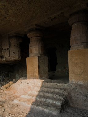 31-Mar-2019-stupa ve budha heykeli Kondivite veya Mahakali Mağaraları, MÖ 1. yüzyıl ile 6. yüzyıl Mumbai Maharashtra INDIA