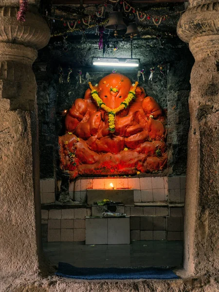 31-Mar-2019-klasik Ganesh Ganpati tapınağı Jogeshwari Mağaraları kompleksi Mumbai maharashtra INDIA 'da 520-550 yıllarına dayanır.