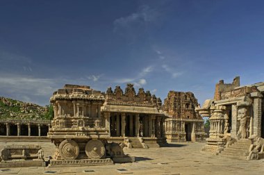 05-06-2008 Stone Chariot ve Vijaya Vittala Tapınağı, M.S. 1513 yılında Kalyanmantap tarafından inşa edilmiştir. Hampi, Karnataka Güney Hindistan