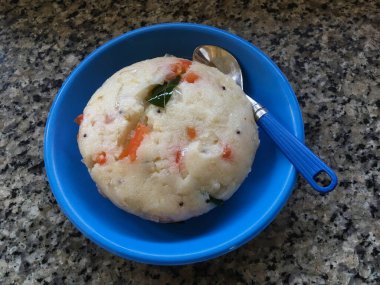 25 Mayıs 2020Semolina Soğan Domates Upma Hardal ve Karilives Lokgram Kalyan Maharashtra Hindistan
