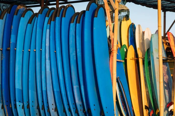 Pila Tavole Surf Morbide Colore Blu Una Pila Oceano Bali — Foto Stock