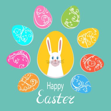 Mutlu Paskalyalar. Yumurtanın içine beyaz bir tavşan çiziliyor. Etrafı bukleli renkli yumurtalar. Turkuaz arka planda izole edilmiş. Paskalyanız kutlu olsun. Çocuklar için davetiye. Vektör