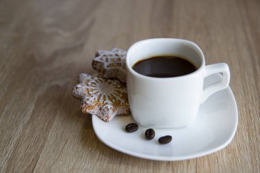 Bir fincan kahve. Noel kurabiyeleri. İyi sabahlar. Ruh hali.