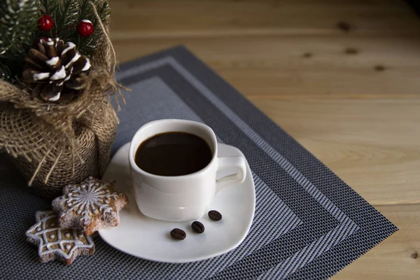 Bir fincan kahve. Noel kurabiyeleri. İyi sabahlar. Ruh hali.