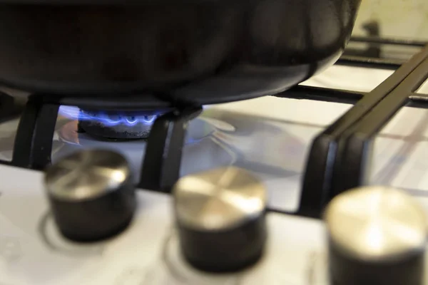 Et tavada kızartılmış. Boş yemek..