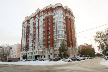 büyük çok öykülü daireli ev