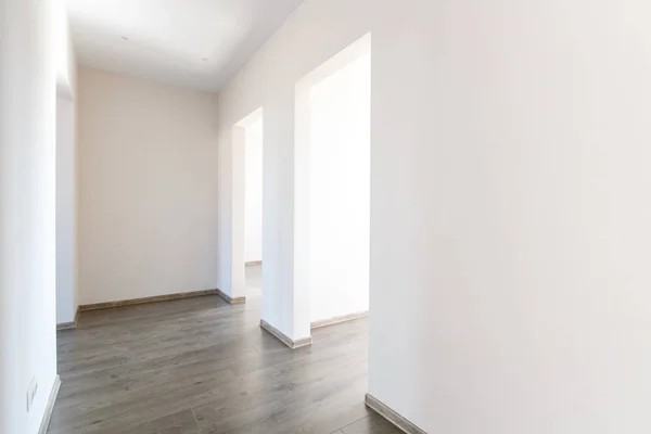 Casa Apartamento Sin Amueblar Colores Brillantes Con Piso Oscuro — Foto de Stock