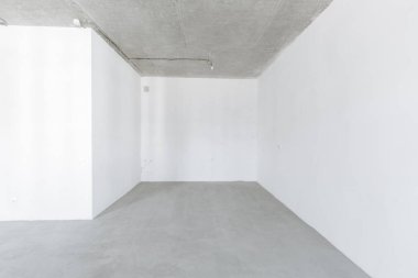 Dairenin içi parlak renklerle dekorasyonsuz.