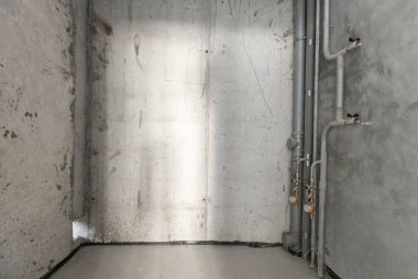 Dairenin içi gri renklerle süslenmemiş.