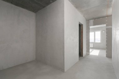 Dairenin içi gri renklerle süslenmemiş.