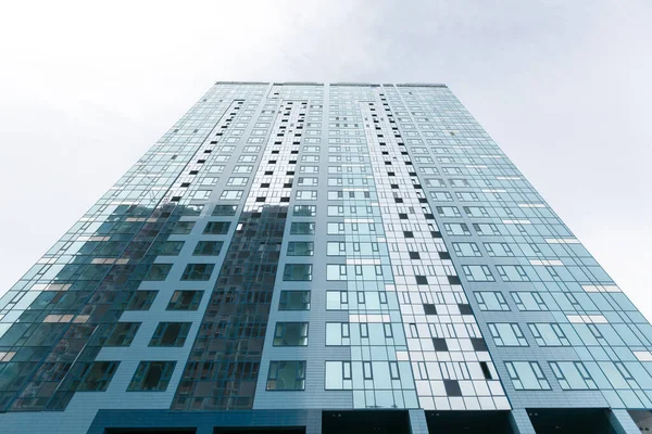 Fachada Edificio Varios Pisos Abajo Hacia Arriba —  Fotos de Stock