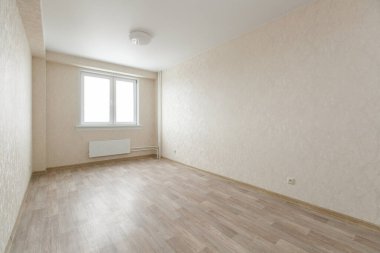 Mobilyasız ev ya da daire parlak renklerde