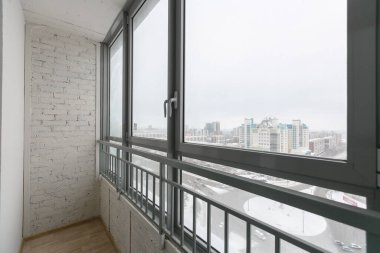 Apartmanın balkonundan manzara