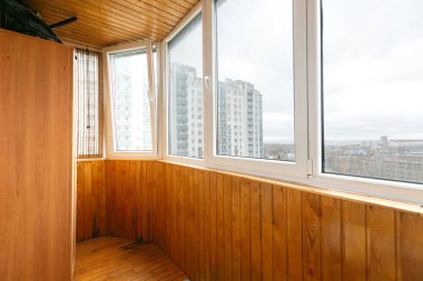 Apartmanın balkonundan manzara