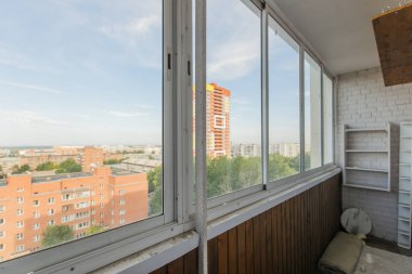 Apartmanın balkonundan manzara