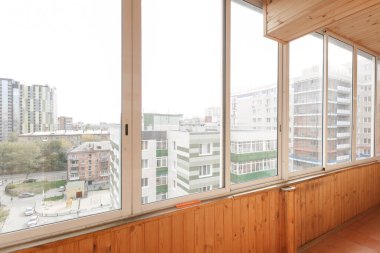 Apartmanın balkonundan manzara